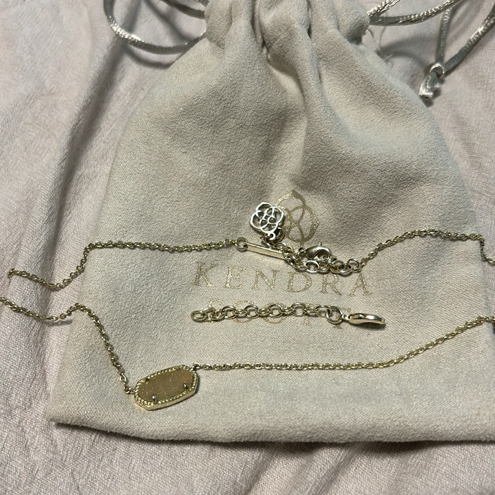 Kendra Scott Elisa Gold Pendant Necklace in Iridescent Drusy